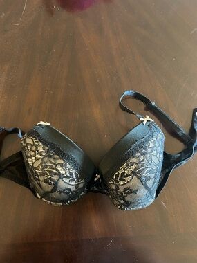 Gilligan & O’Malley Lace Overlay Lightly Padded Underwire Bra Black 36C